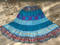 Boho Silk Sari Flowy Jupe longue élastique à plusieurs niveaux Gypsy Belly Dance Jupe longue flottante Grande jupe évasée multicouche Hippie