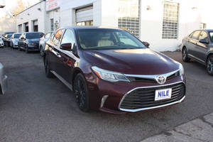 Auto Usado Económico Toyota Avalon XLE 2016 con Volante a la Izquierda - Product Image 3