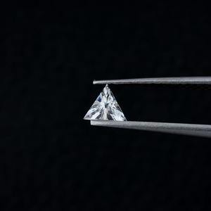 Anillos y Broches de Diamantes CVD con Corte Triangular Blanco Fantasía, Color D, Certificados por IGI, Cultivados en Laboratorio, Joyería de Diamantes Prem Diamond, para Regalo - Product Image 2