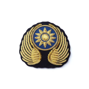 Prix le plus bas Quantité en vrac Meilleur fabricant Cap Badges Prix usine Brodé à la main Bullion Wire Badges pour casquettes - Product Image 6