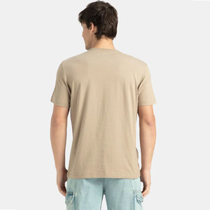 Camiseta de algodón Supima súper peinado transpirable de corte regular con cuello redondo esencial - Product Image 3
