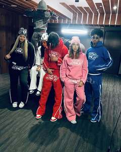 Tenue de jogging personnalisée des fabricants Ensemble de survêtement coupe-vent en nylon léger à fermeture éclair pour hommes pour femmes - Product Image 3