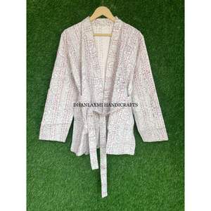 Veste matelassée en coton indien vente en gros manteau d'hiver à imprimé floral fait à la main manteau court de style kimono bohème - Product Image 3