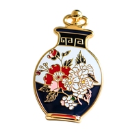 Fabricants d'épinglettes en émail de fleur avec logo personnalisé