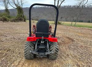 Tracteur agricole Massey Ferguson GC1705 avec godet chargeur, moteur diesel 280hrs 4x4, 22HP, 540 PTO, attelage 3 points, livraison gratuite - Product Image 4