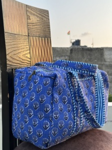 Sac de sport matelassé léger fait à la main grand week-end fermeture éclair Style sportif Gym Yoga voyage Shopping plage week-end pour les femmes - Product Image 3