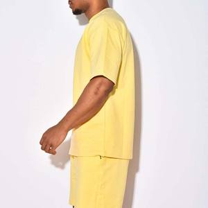 Ensemble de survêtements d'été respirants 100% coton Vêtements pour hommes Plus Size Yellow Color T Shirt and Short Men's Sets Service OEM - Product Image 2