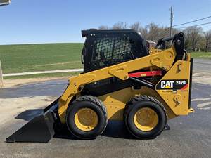 2019 Caterpillar 242D Skid <b>Steer</b> - Product Image 2