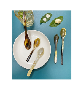 Cuillère en corne de buffle naturelle Poignée en résine Artisanat à des tarifs raisonnables Cuisine pour accessoires et outils de cuisine - Product Image 3