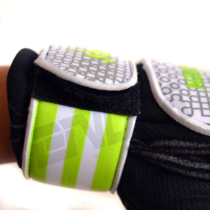 Guantes de fútbol profesionales con agarre antideslizante de silicona y protección de manos cómodos para entrenamiento de fútbol partido guardar juego de Control - Product Image 3