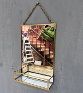 Espejo decorativo con estante hecho con latón y espejo/vidrio utilizado para decoración del hogar, exhibición y almacenamiento. Proveedor de la India. - Product Image 2