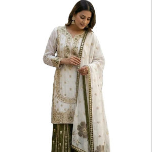 Traje Anarkali Salwar de tela de seda GMY 100% pura con bordado pesado y diseño de estilo tradicional a precio de mayoreo. - Product Image 1