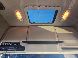 USATO 2019 Scania S580 ACC V8 Standard con 2 Assi SZM, 8 Cilindri, 581 CV, Euro 6d, Alimentazione Diesel, Trasmissione AMT, Guida a Sinistra - Product Image 4