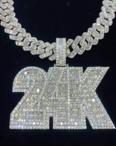 Colgante de diamante natural con forma numérica elegante de la mejor calidad disponible a un precio asequible Plata de Ley 925 - Product Image 2