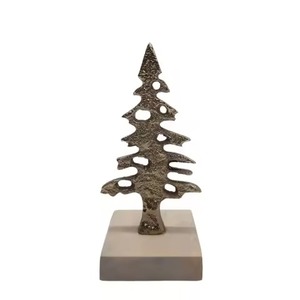 Arbre de Noël décoratif en aluminium et bois avec base carrée en bois, couleur or, petite taille pour table et décoration intérieure - Product Image 1