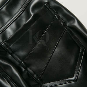 Pantalon en cuir pour homme de haute qualité personnalisé - Léger, décontracté, taille mi-haute, braguette à boutons, design respirant et écologique - Product Image 4