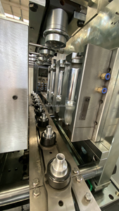 Haute vitesse entièrement automatique 4500BPH boisson eau PET Cola bouteille Machine de soufflage Fe sto usines de fabrication connecte remplissage - Product Image 5