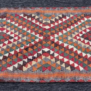 Tapis vintage 2,7 x 11,6 pieds, petit tapis turc, tapis en laine géométrique arc-en-ciel - Product Image 5