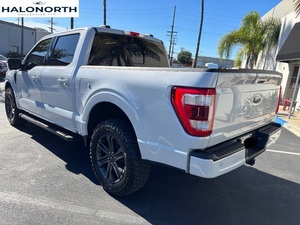 Ford F-150 Lariat SuperCrew 2022, Camioneta 4x4, Motor Turbo de 8L, Asientos de Cuero, Color Oscuro, R20, Caja de Cambios Automática, Opciones de Gasolina y Eléctrico - Product Image 2