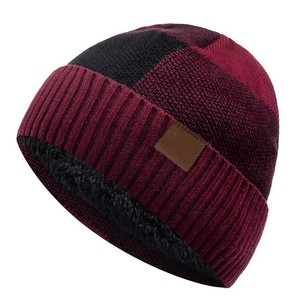 Gorro de Punto Jacquard con Estampado Digital de Moda Urbana, Unisex, con Logotipo Personalizado y Material 100% Acrílico - Product Image 1