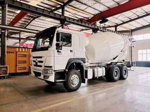 Camion malaxeur à béton Isuzu Howo d'occasion de 6 mètres cubes avec moteur, pompe et boîte de vitesses - Transport de ciment en vrac à haute efficacité - Product Image 6