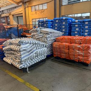 Bâche en PE imperméable, robuste, bleue/orange, haute durabilité, grande capacité, options de couleurs, options de tailles - Product Image 1