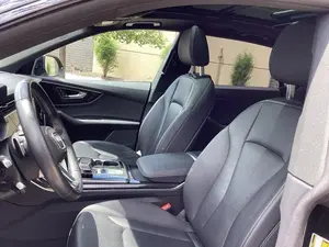 ใช้แล้ว2021 Audi Q8 55 Prestige - Product Image 2