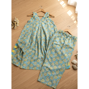 Ensemble Kurta décontracté pour femme en crêpe, col en V asymétrique, sans manches, respirant, motif Rose, idéal printemps/été - Product Image 1