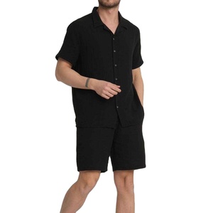 Ensemble 2 pièces décontracté en coton respirant pour homme : Polo en crochet et short, avec logo personnalisé, tricoté, boutonné, idéal pour l'été - Product Image 1