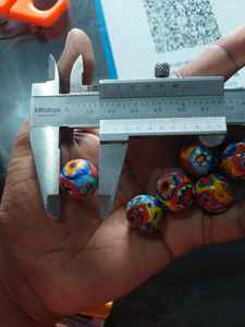 Perles de fleurs en verre de cristal fabriquées en Inde pour bijoux à bricoler soi-même Motif rond de plusieurs couleurs pour les acheteurs en vrac authentiques - Product Image 6