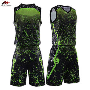 Uniformes de baloncesto de poliéster 100% personalizados nuevo conjunto transpirable de verano con diseño impreso hecho en Pakistán - Product Image 3
