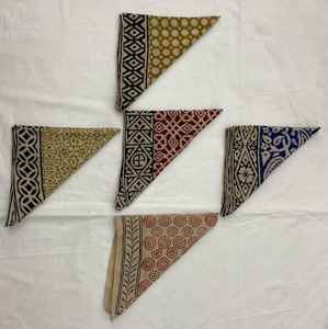 Ensemble de foulards bandana en paisley imprimés à la main, coton biologique, accessoire de mode artisanal éthique - Product Image 3