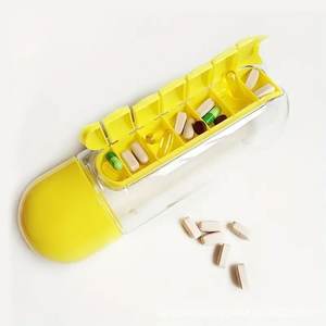 Boîte à pilules jaune Myrva, en plastique, portable, organiseur de médicaments quotidien pour les voyages et la maison - Product Image 1