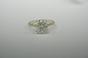 Bague Moissanite de luxe en diamant cultivée en laboratoire ronde et coussin coupe mélange VS1 IGI SGL certifié or rose argent OEM ODM approvisionnement - Product Image 2