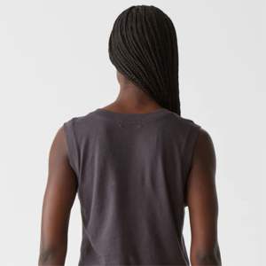 Haut court en coton décontracté pour femme-Tissu doux et respirant, idéal pour un usage quotidien et des tenues décontractées - Product Image 5