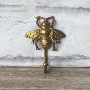 Ganchos de pared de latón con detalles antiguos Perchas de herramientas de metal intrincadas de calidad superior con acabado pulido dorado - Product Image 6