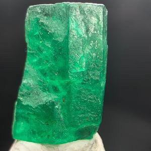 Cristal de Esmeralda Natural Swat de 2.65 Quilates |   Espécimen de Esmeralda Verde en Bruto |   Valle de Swat, Pakistán |   Piedra Preciosa Brillante |   Corte Hexagonal - Product Image 3