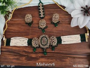 Bijoux indiens anciens, magnifiques bijoux de soirée, style fantaisie, accessoires de bijoux, collier ras du cou antique pour femmes avec Maang Tikka - Product Image 5