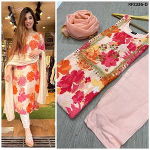 Reeta fashion floral kurti set avec bas assortis et dupatta contrasté en coton mélangé et chanderi pour une tenue décontractée et festive - Product Image 6