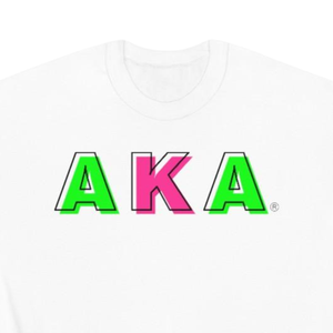 เสื้อสเวตเชิ้ตคอกลมพิมพ์ลายตราสัญลักษณ์ AKA ระดับโลก ผ้าฟลีซพรีเมียม เสื้อผ้าชมรมหญิงกรีก แบบสั่งทำพิเศษ สีขาวชมพู - Product Image 4
