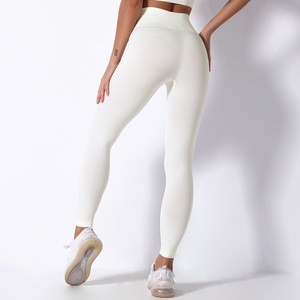 Top corto de manga personalizada y pantalones cortos para mujer, conjuntos de Fitness para gimnasio con estampado, entrenamiento sin costuras - Product Image 4