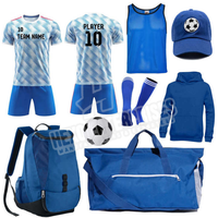 Ensembles d'uniformes de football Kits d'uniformes de football d'entraînement de match de sublimation de couleur unie avec sweats à capuche sac de sport chaussettes chaussures et balle