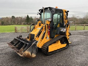 Chargeuse-pelleteuse d'occasion GOOD JCB 1CXT avec moteur, vérin hydraulique KYB, charge nominale de 4 tonnes, attache de godet - Product Image 1