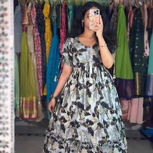 Bohemian Bliss Summer Daily Fashion Vibrant Ethnic Print Tiered Maxi Dress Manches bouffantes Flowy A-Line Fit Empire Waistline Floral - Product Image 1