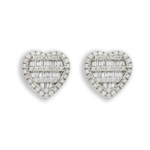 Delicados pendientes de diamantes de moissanita en forma de corazón chapados en oro de 14 quilates claridad VVS mejorada tachuelas de diseño personalizado para regalo - Product Image 2