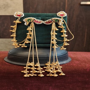 Pendientes Apala de Primera Calidad para Mujer, Pendientes de Diseño Indio Tradicional con Acabado Antiguo y Toque Contemporáneo - Product Image 1