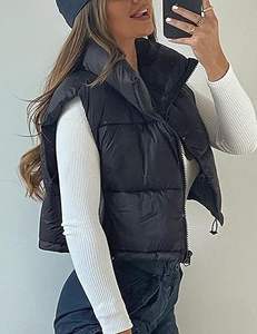 Vente directe d'usine Meilleures ventes Veste d'hiver décontractée pour homme Vêtement d'extérieur de haute qualité Respirant Fermeture éclair personnalisée Col en V Gilet matelassé 100% - Product Image 2