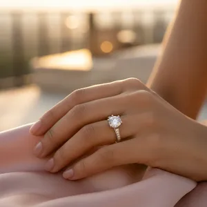 Bague de fiançailles classique en argent 925 avec cristal solitaire pour femme, sertie pavé et pierre centrale à griffes - Product Image 2