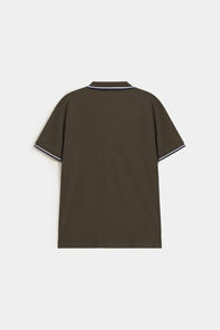 เสื้อเชิ้ตผู้ชายผ้าคอตตอนเมอร์เซอไรซ์ถักแบบลำลอง สั่งทำโลโก้ OEM คุณภาพสูง สีพื้น ไม่หด แห้งเร็ว แขนสั้น - Product Image 6