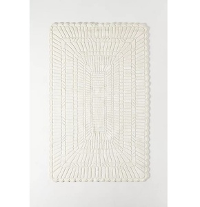 La alfombra de mezcla de lana/viscosa con diseño clásico de Leighton agrega profundidad, calidez y textura a su espacio - Product Image 1